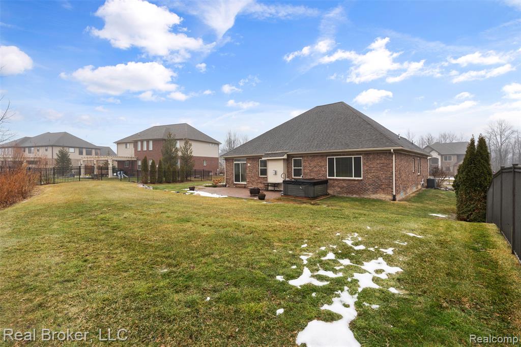 5439 Morgan Lake Drive, Clarkston, MI 48348 — Photo 46