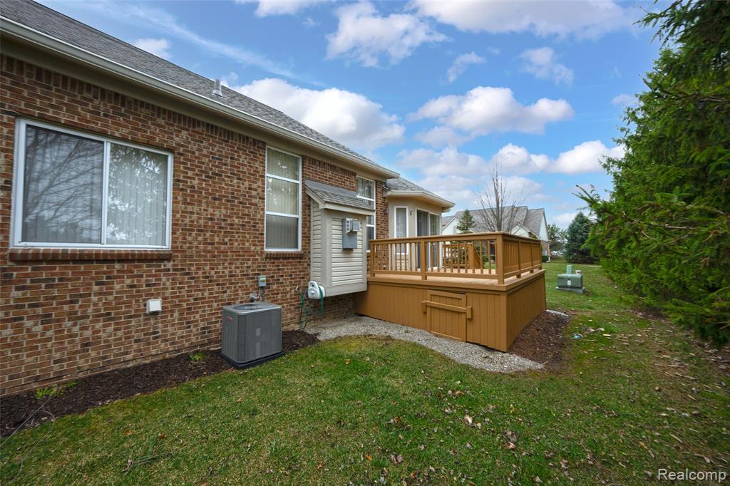 45467 Coachfort Drive, Macomb, MI 48044 — Photo 25