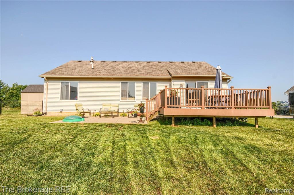 8089 PENINSULA Circle, Grand Blanc, MI 48439 — Photo 5