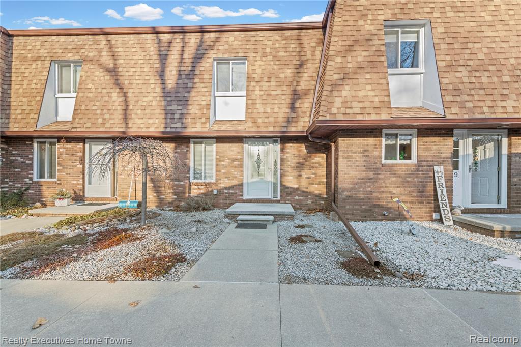 2636 Keewahdin Rd Road, 10, Fort Gratiot, MI 48059 — front exterior