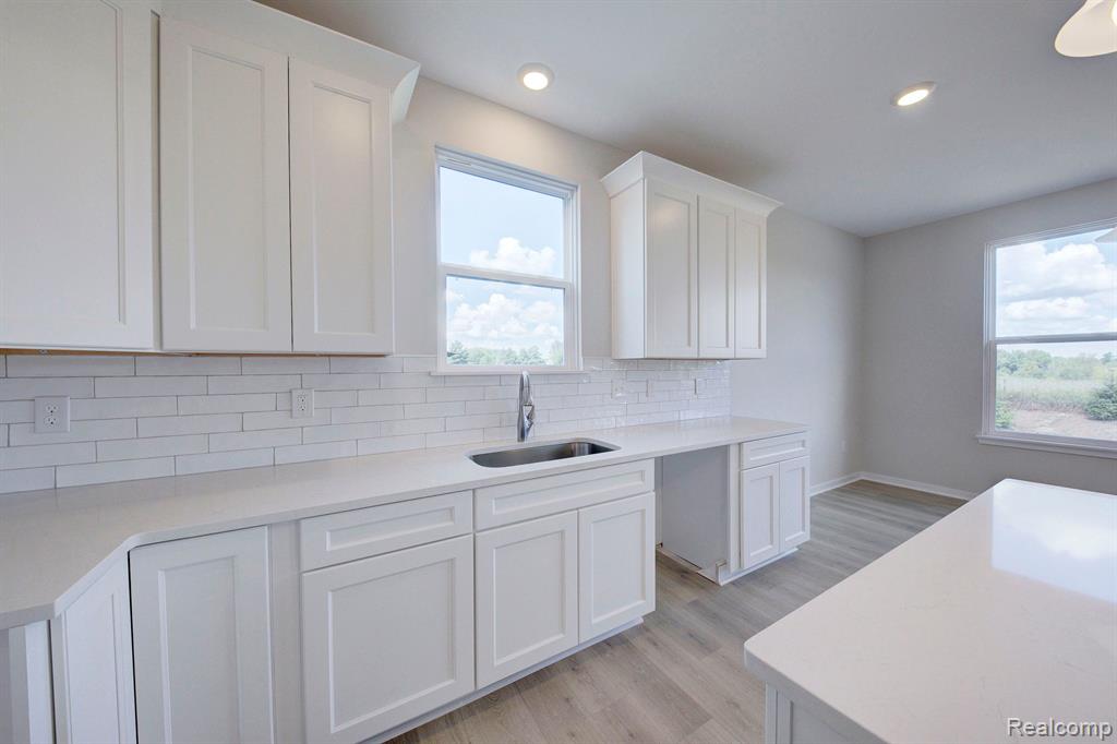 549 BIRKDALE Drive, Howell, MI 48843 — Photo 12