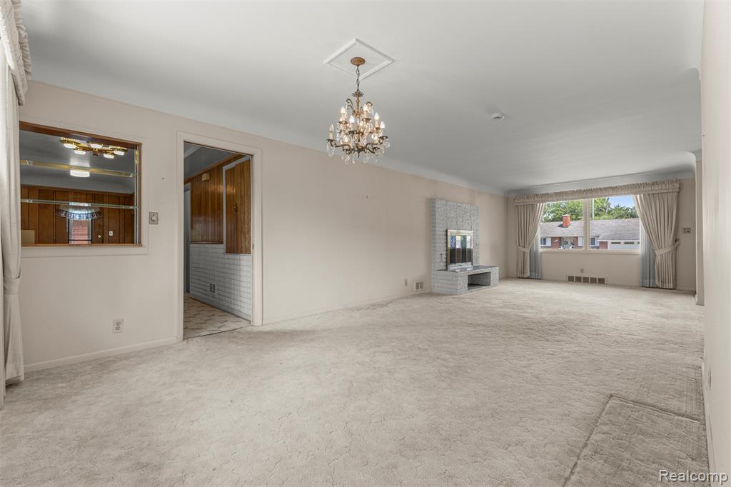 25429 Graceland Circle, Dearborn Heights, MI 48125 — Photo 5