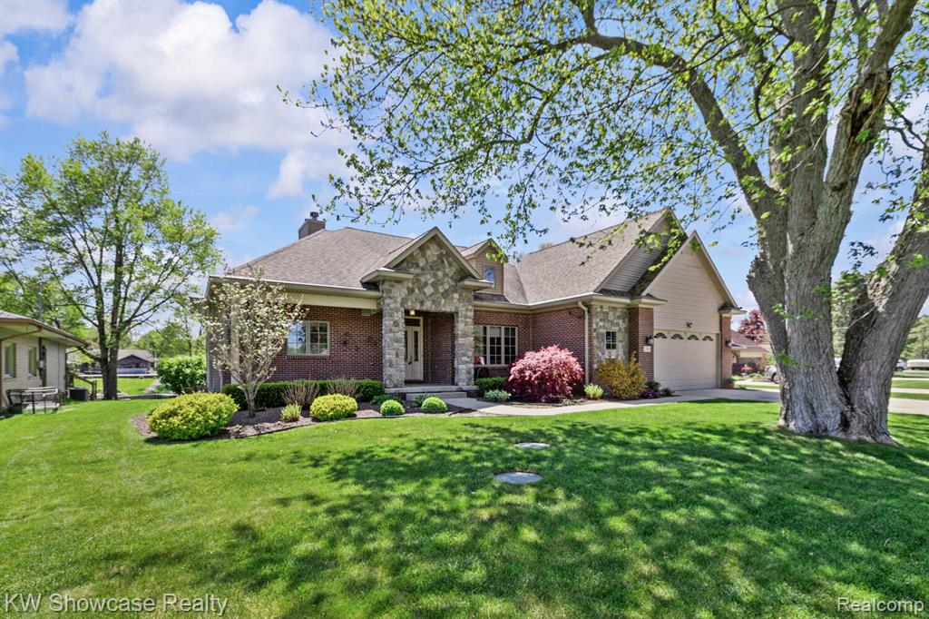 3348 Kingsway Drive, Highland, MI 48356