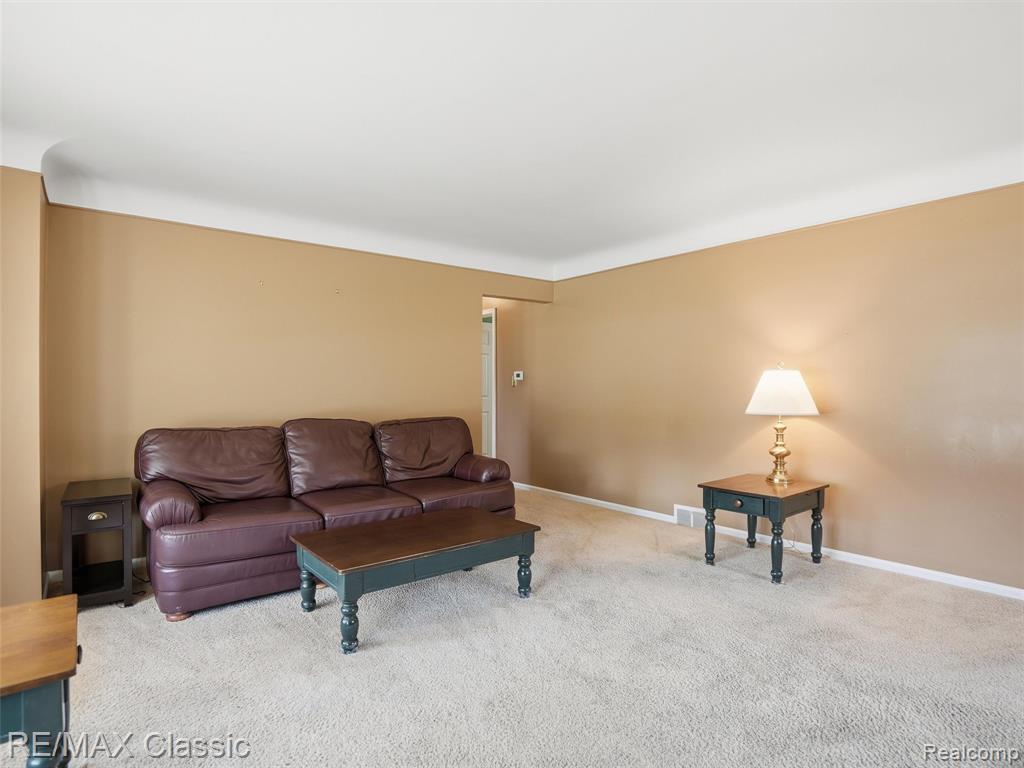 9116 Tecumseh Avenue, Redford, MI 48239 — Photo 6