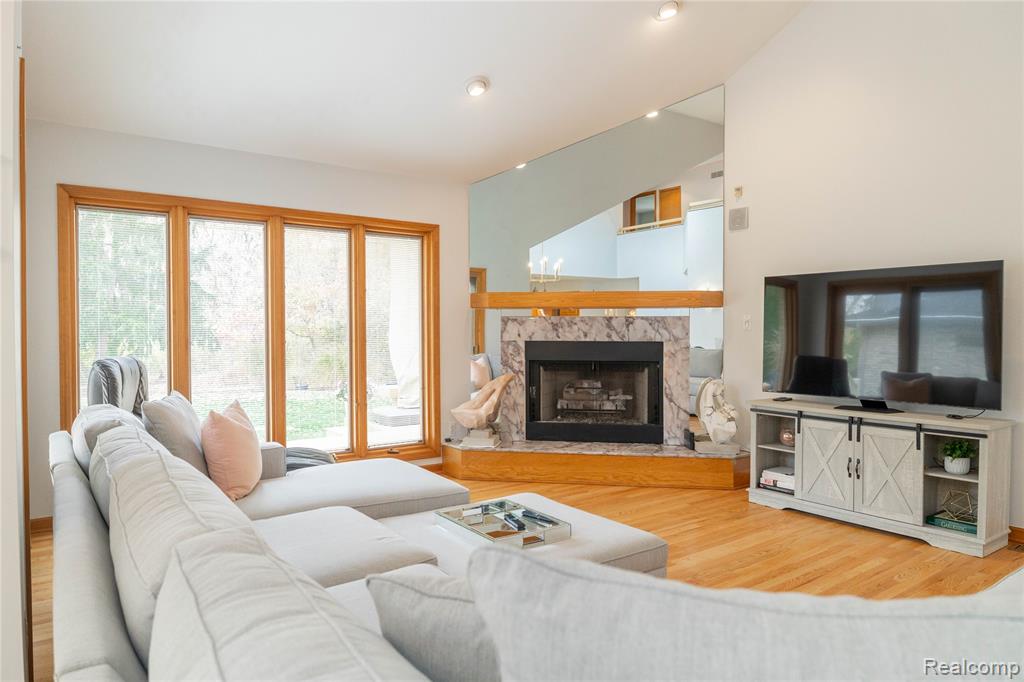 29462 East River Road, Grosse Ile, MI 48138 — Photo 15