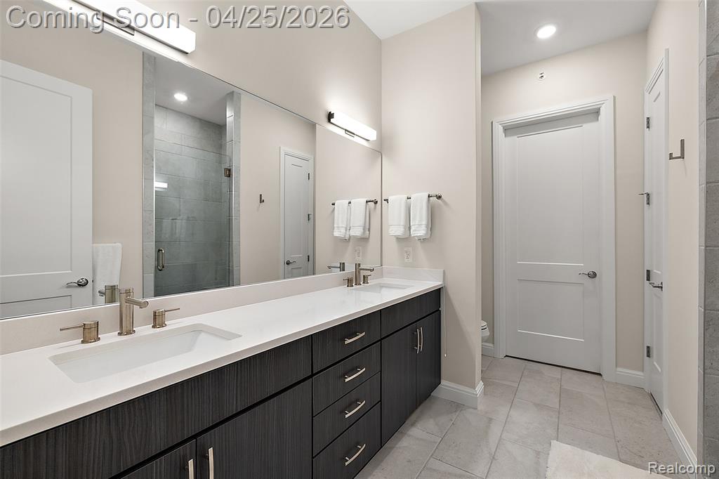 7487 Gramercy Circle, West Bloomfield, MI — Photo 30