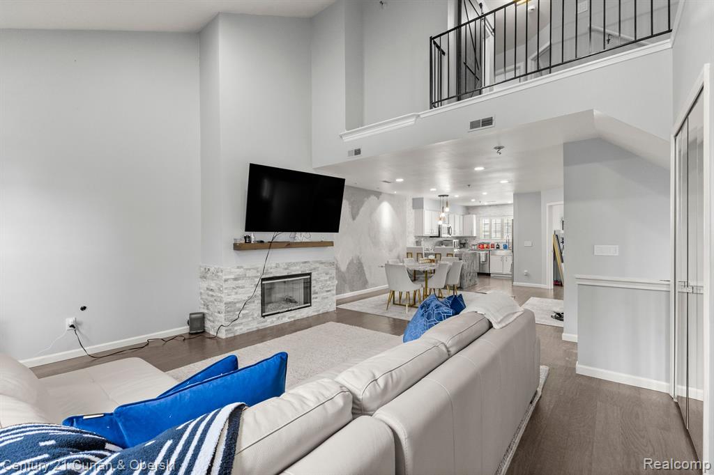 43 W VILLAGE Lane, Dearborn, MI 48124 — Photo 5