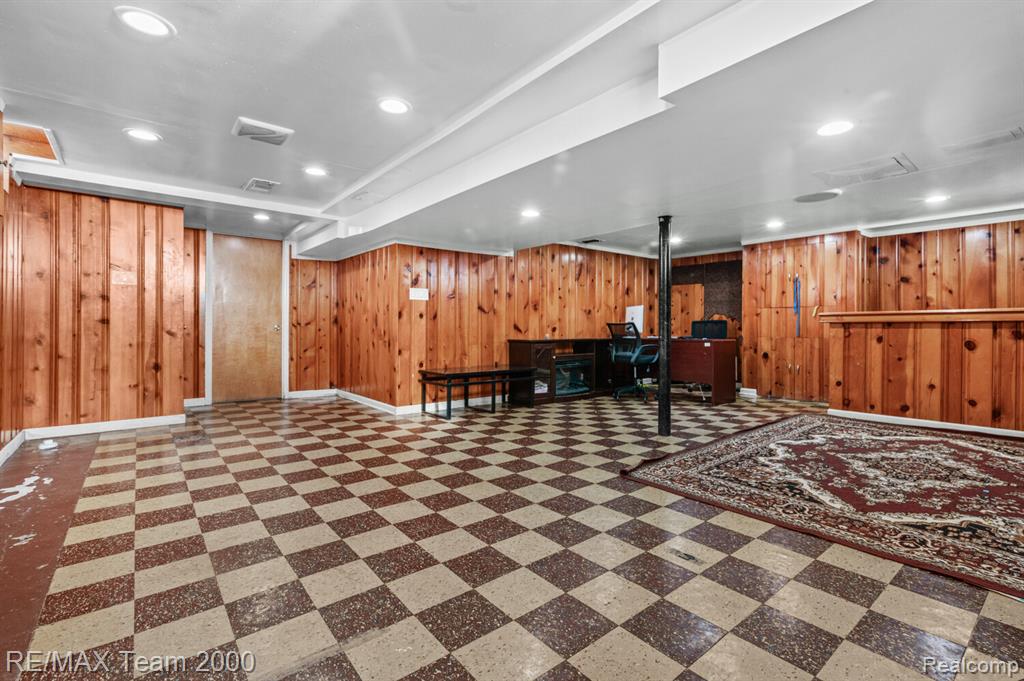 9 Christine Court, Dearborn, MI 48124 — Photo 17