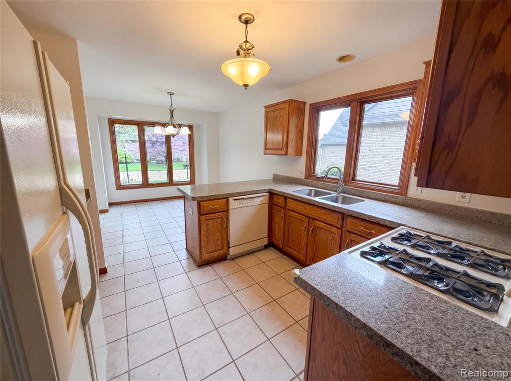 52186 Jacqueline Court, Macomb, MI 48042 — Photo 8