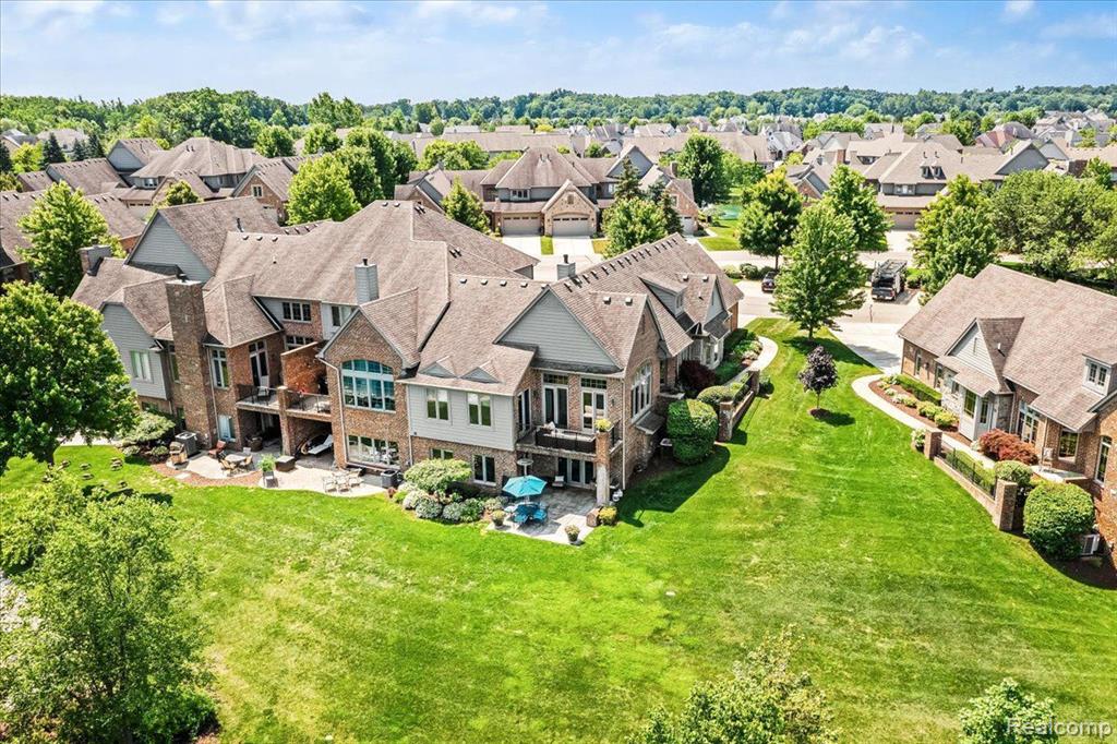 10815 SPARKLING WATERS Court, South Lyon, MI 48178 — Photo 70