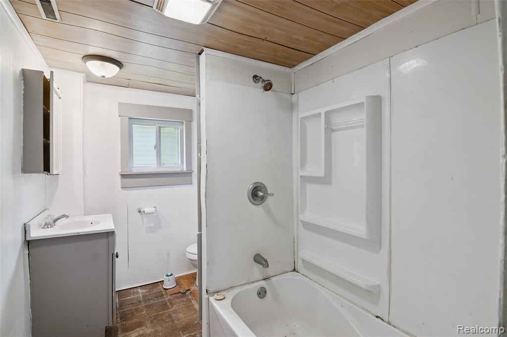 6284 Brooklyn Road, Brooklyn, MI 49201 — Photo 15