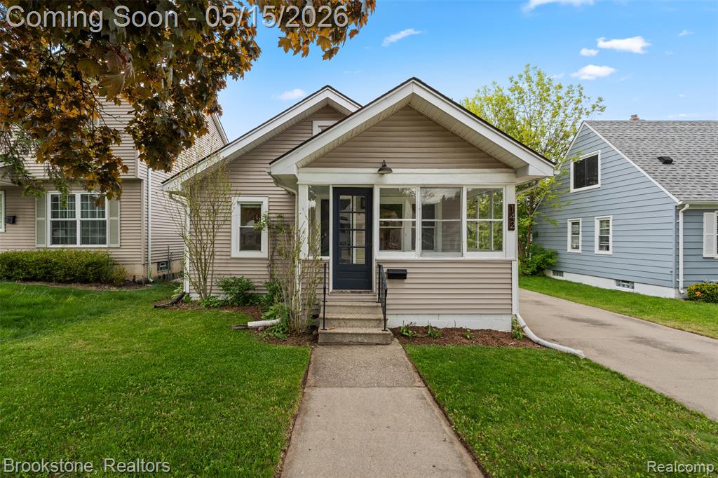 142 Massoit Street, Commerce Twp, MI — Photo 2