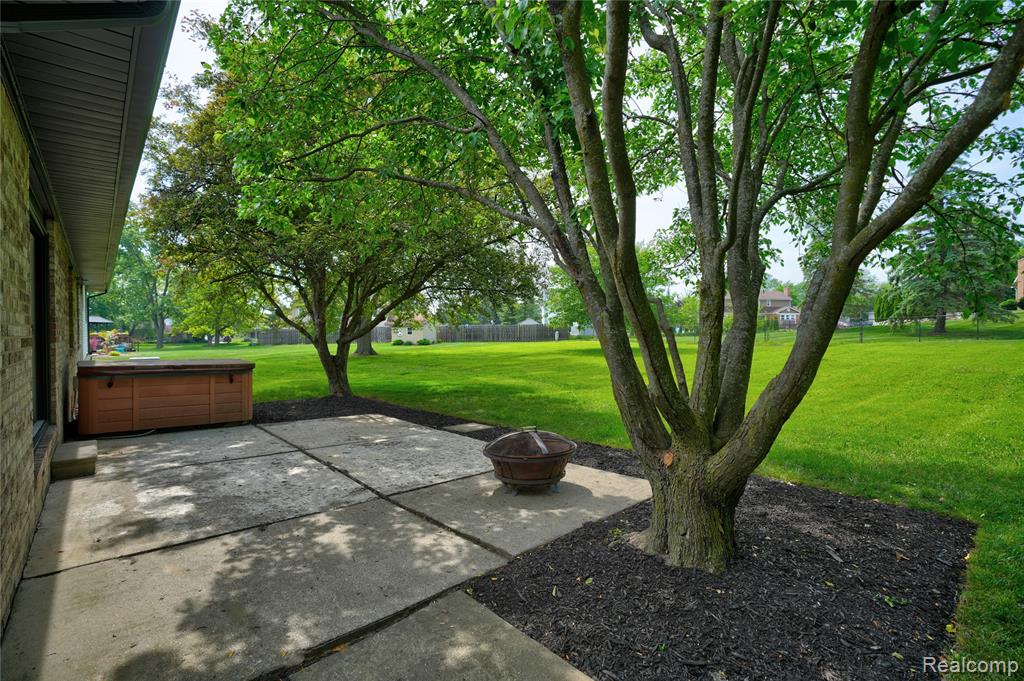 507 Charing Cross Drive, Grand Blanc, MI 48439 — Photo 17