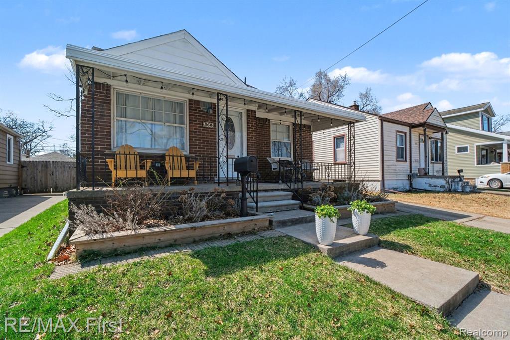560 E Oakridge Street, Ferndale, MI 48220 — Photo 4