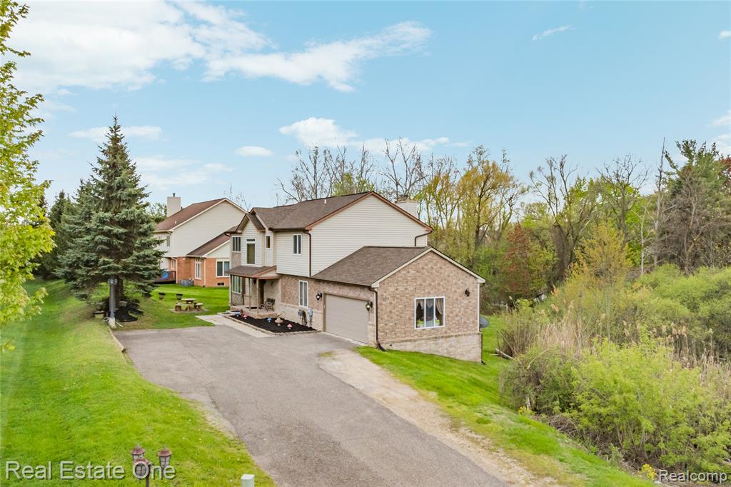 7295 W Maple Road, West Bloomfield, MI — Photo 32