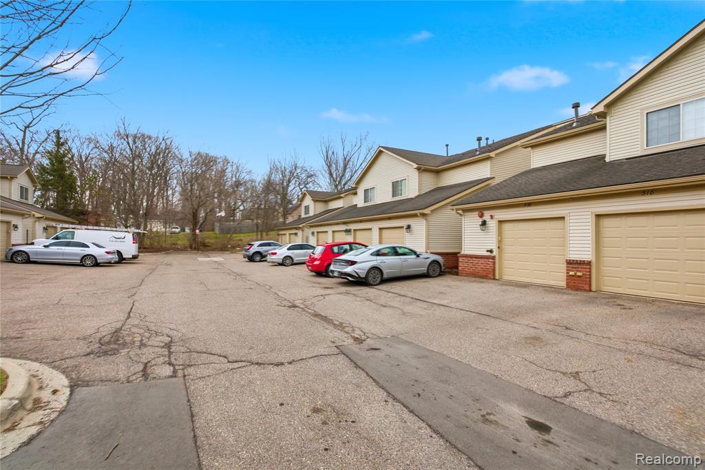 526 Red Oak Court, Walled Lake, MI 48390 — Photo 37