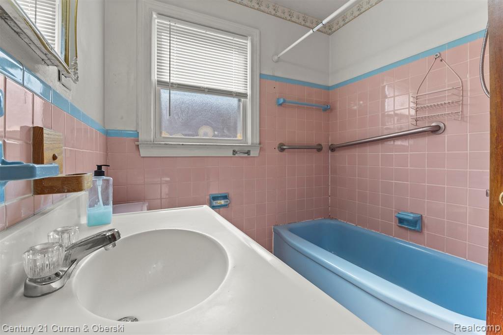 1184 Farnham Avenue, Lincoln Park, MI 48146 — Photo 13