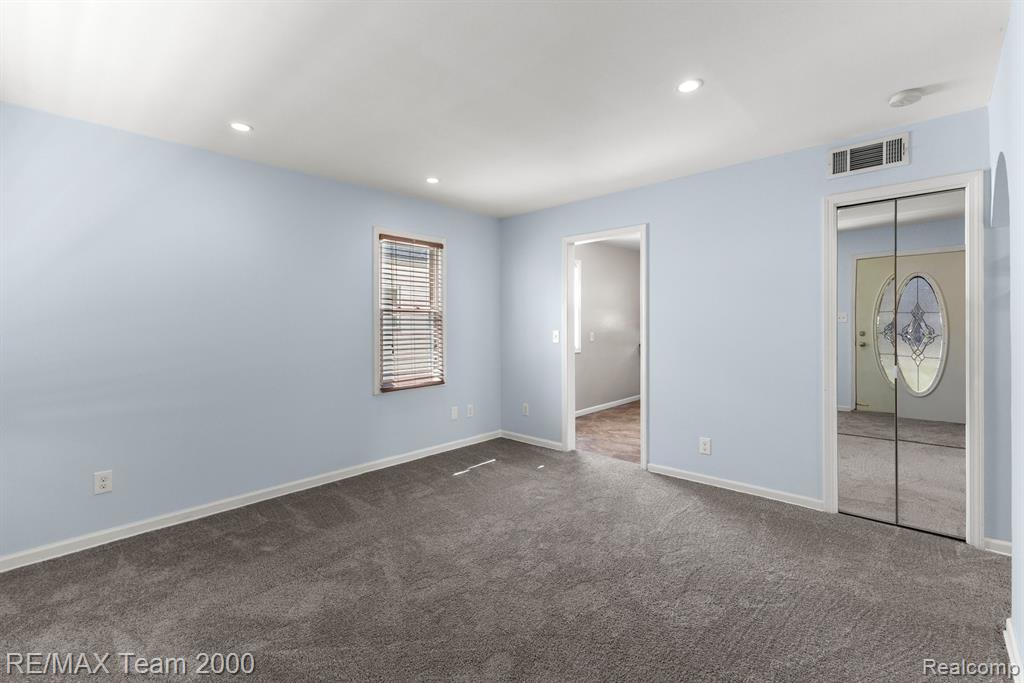 4540 FLEMING Street, Dearborn Heights, MI 48125 — Photo 7