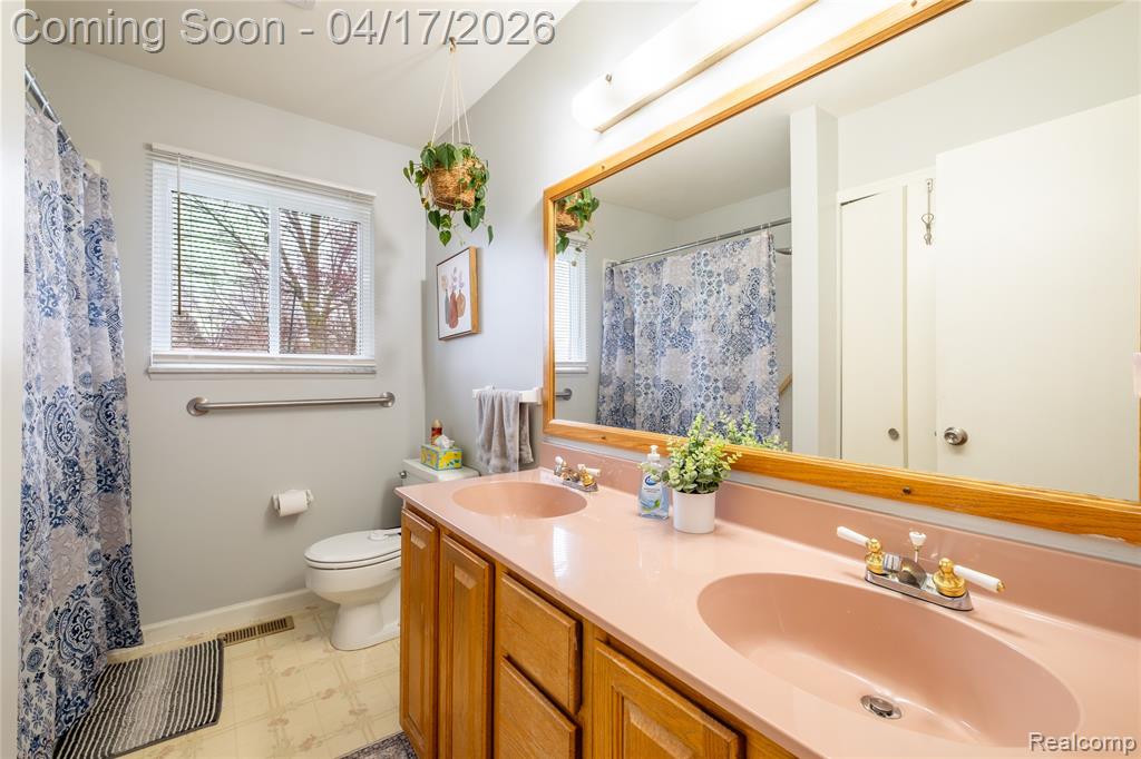 5395 Howe Road, Grand Blanc, MI 48439 — Photo 13