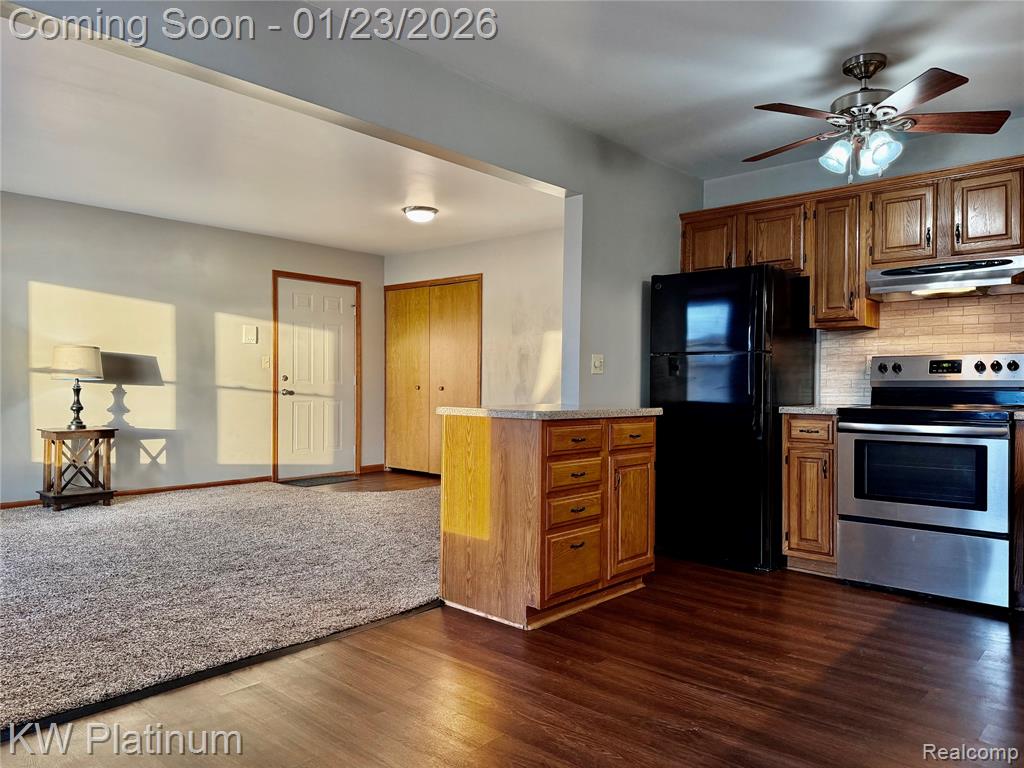 275 Maywood Street, 12, Marysville, MI 48040 — Photo 8