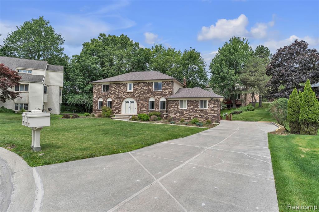 5310 Pond Bluff Drive, West Bloomfield, MI 48323 — Photo 69