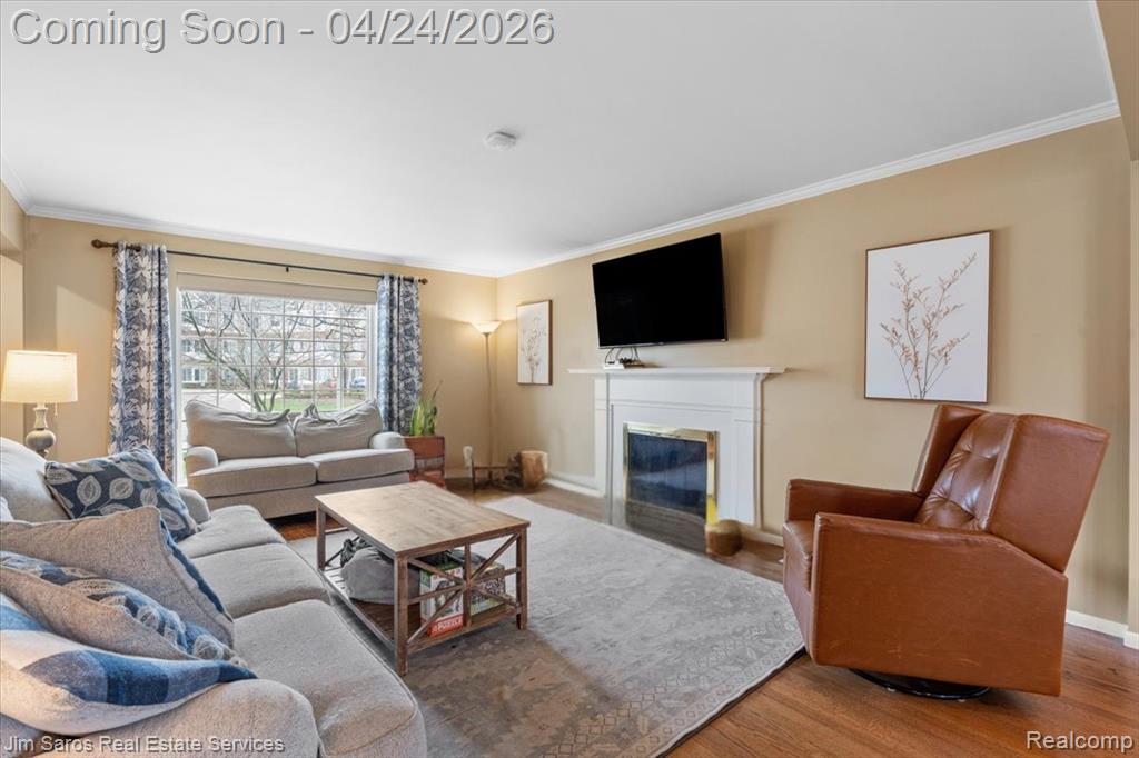 919 Cook Road, Grosse Pointe Woods, MI 48236 — Photo 13