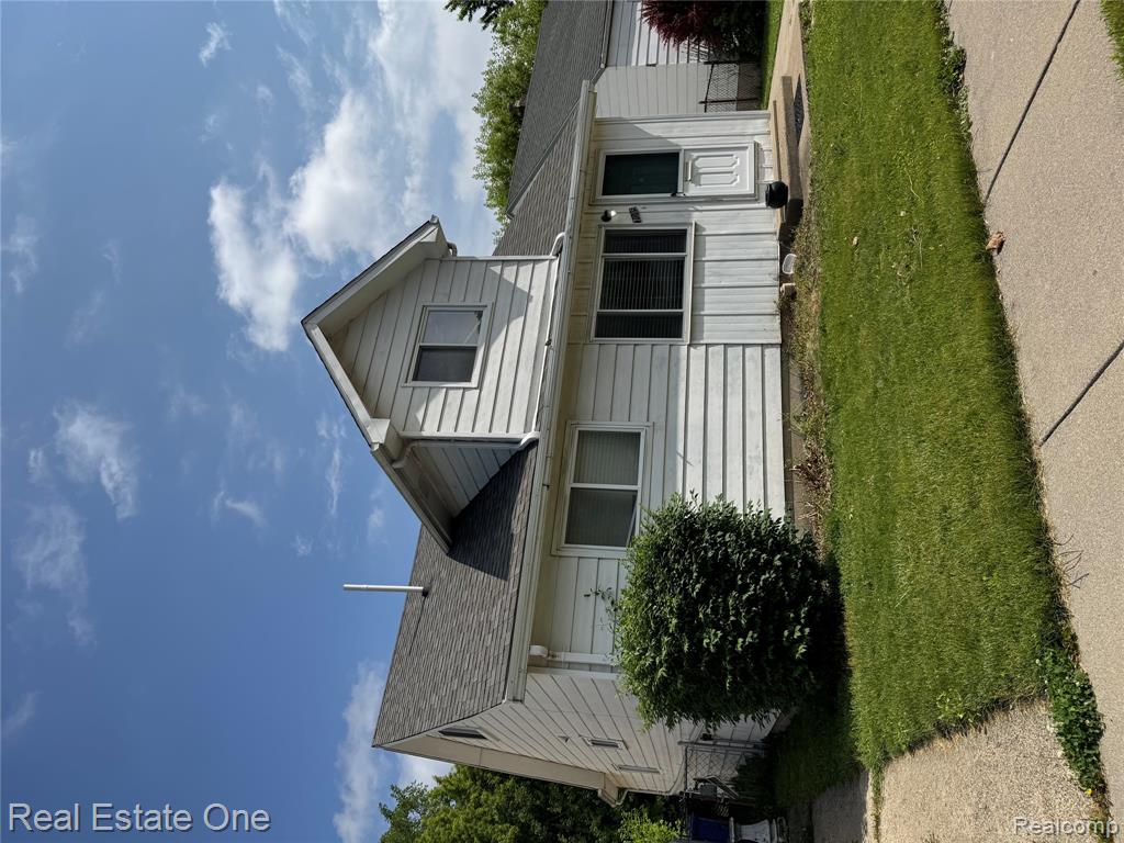 7035 Hudson Avenue, Warren, MI 48091 — front exterior