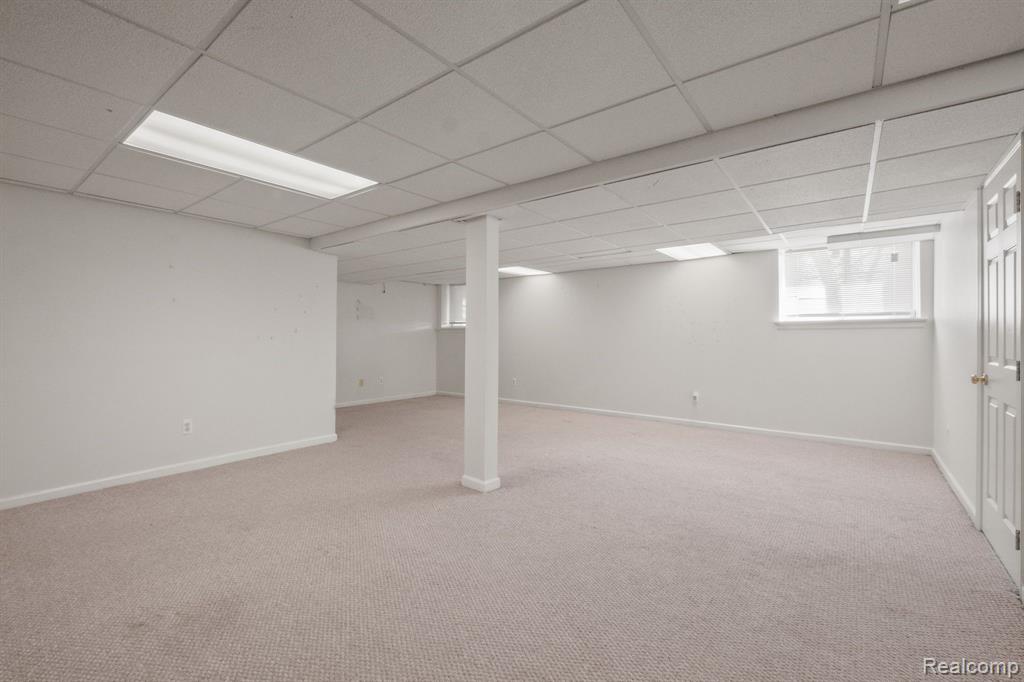 7870 GREENE FARM Drive, Ypsilanti, MI 48197 — Photo 29