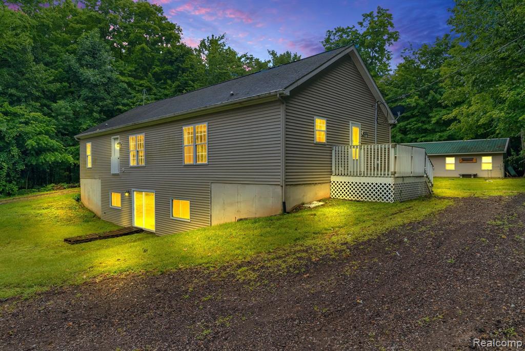6917 CHASE LAKE Road, Fowlerville, MI 48836 — Photo 2
