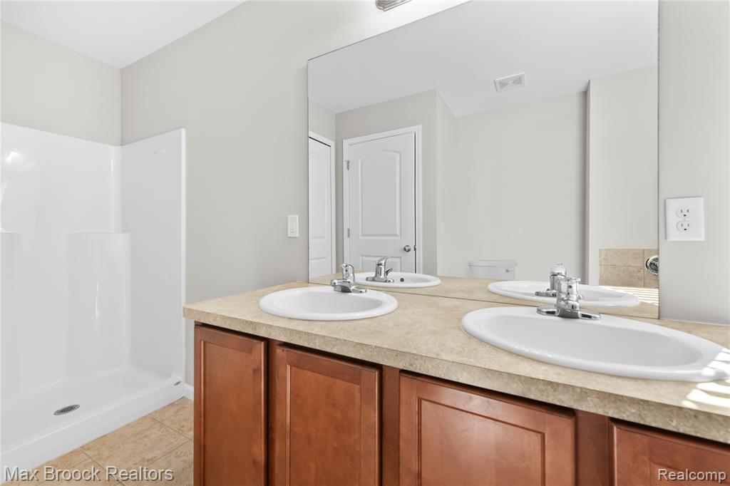 6023 Treetops Drive, Romulus, MI 48174 — Photo 23