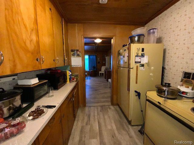 512 N CANAL Street, Chesaning, MI 48616 — Photo 12