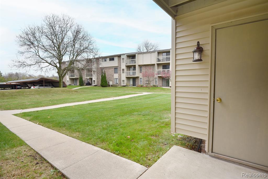 30475 W 14 Mile Rd, 74, Farmington, MI 48334 — Photo 29