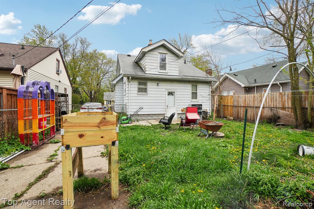 933 CAMERON Avenue, Pontiac, MI 48340 — Photo 24