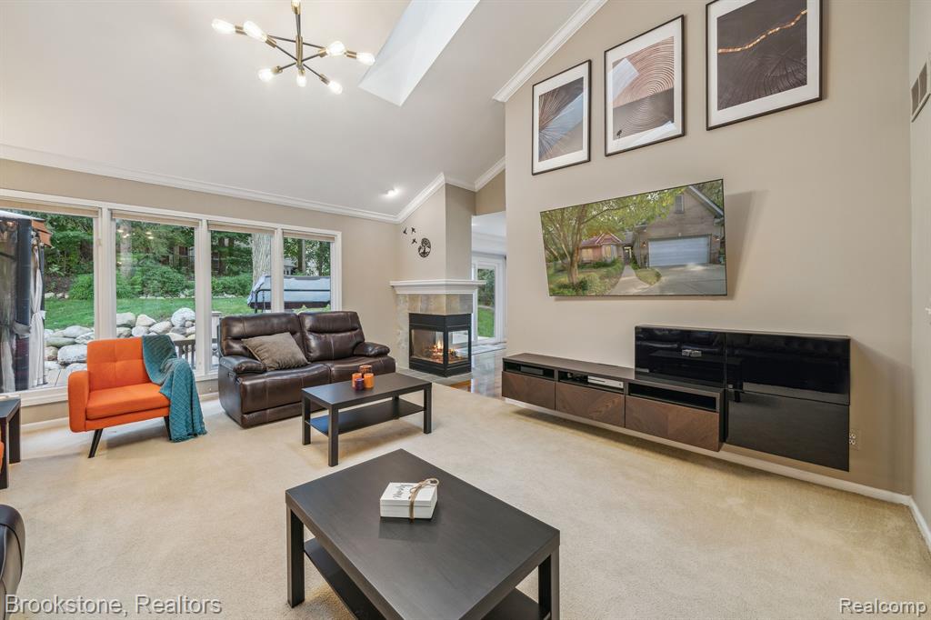 576 BLOOMER RIDGE Drive, Rochester, MI 48307 — Photo 10