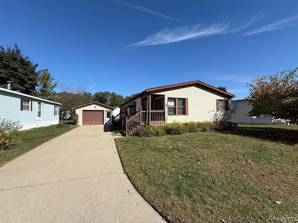 3028 E Bay Drive, Fenton, MI 48430 — Photo 17