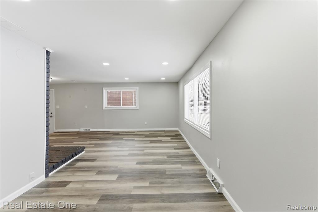 4005 Weddell Street, Dearborn Heights, MI 48125 — Photo 4