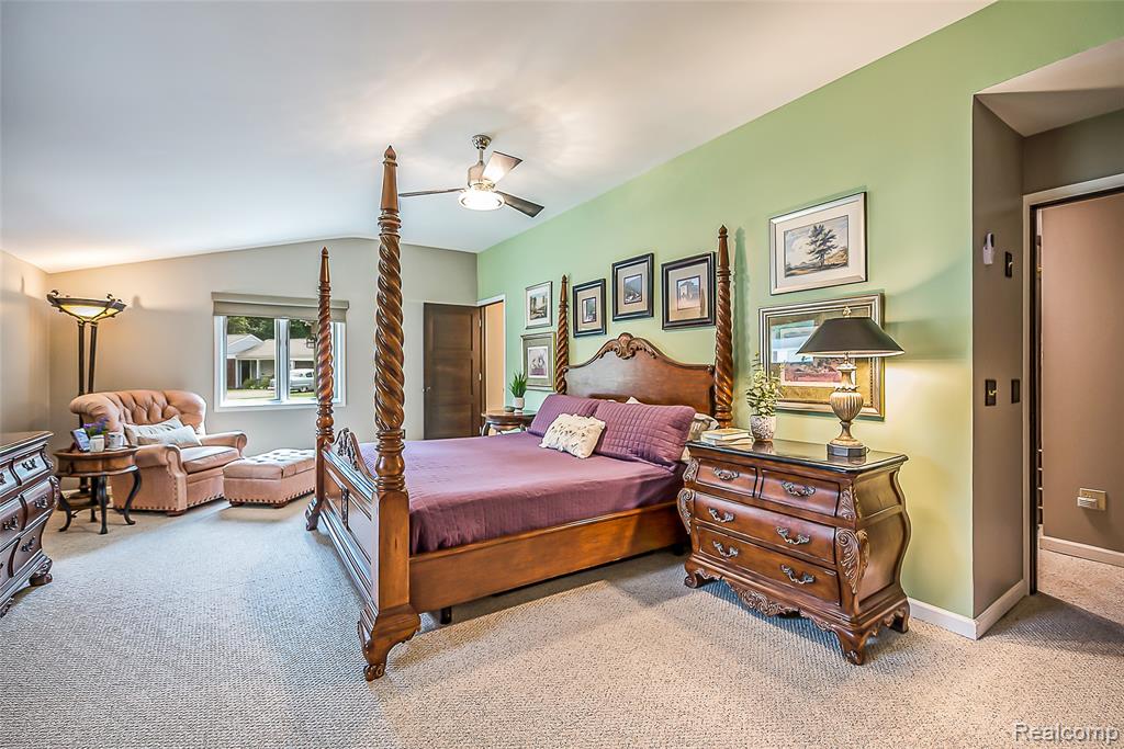 4990 Broomfield Lane, West Bloomfield, MI — Photo 11