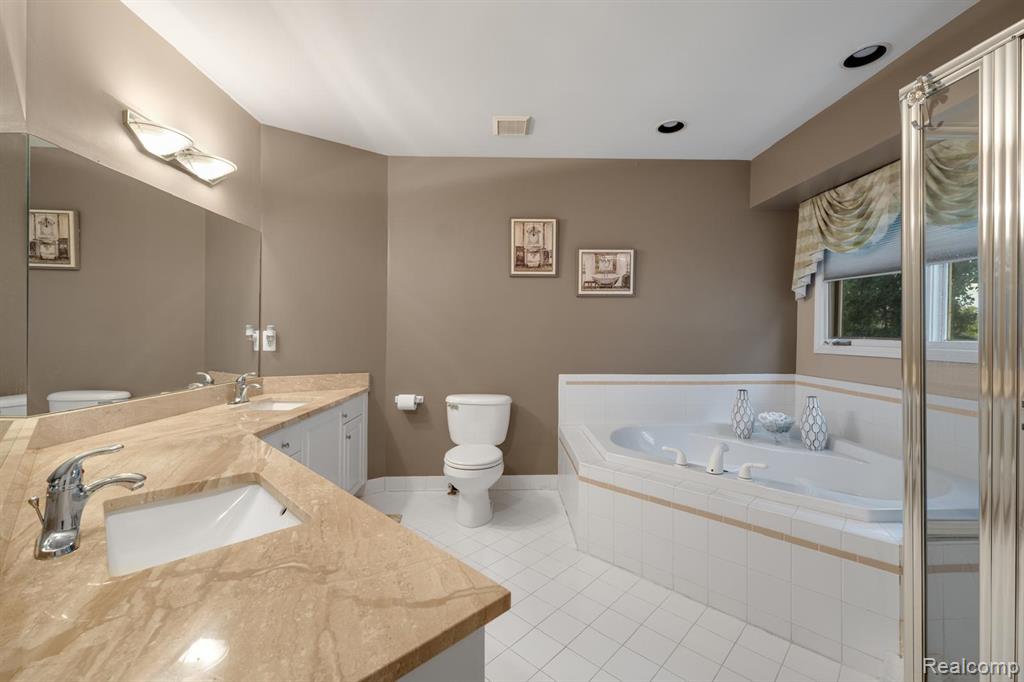 45021 Riverwoods Drive, Macomb, MI 48044 — Photo 21