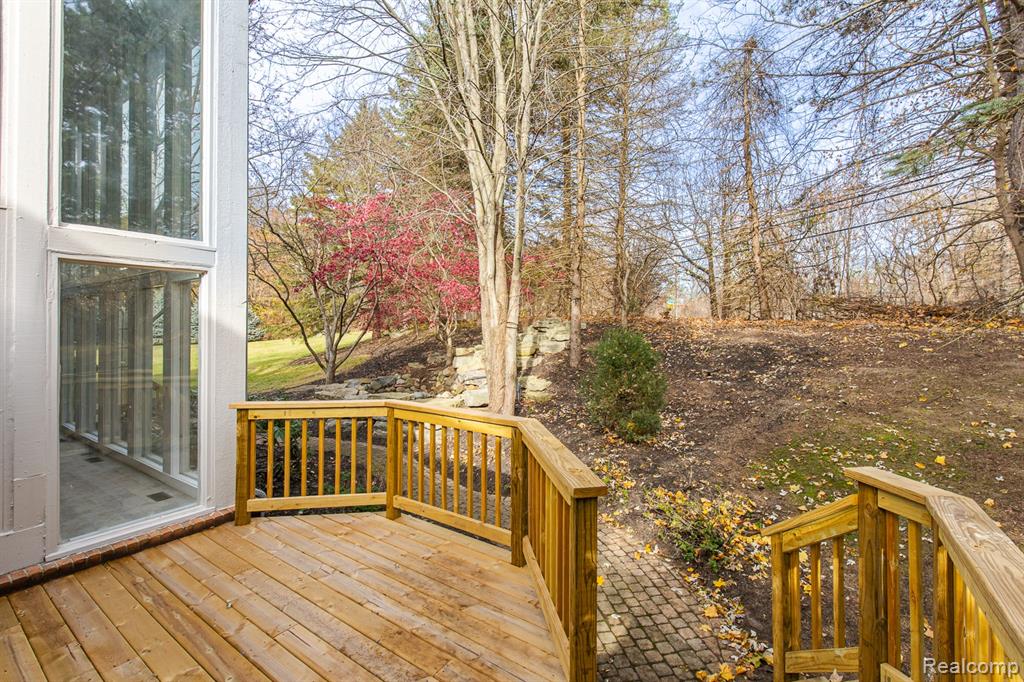 6351 Cherry Tree Court, Rochester Hills, MI 48306 — Photo 73