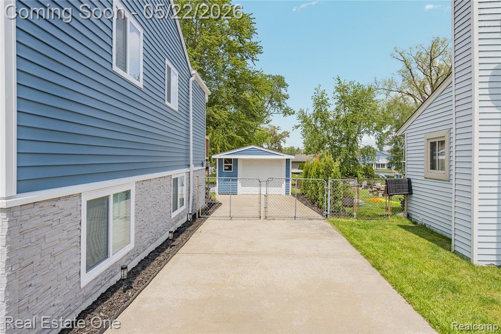 9136 Buckingham Street, White Lake, MI — Photo 5