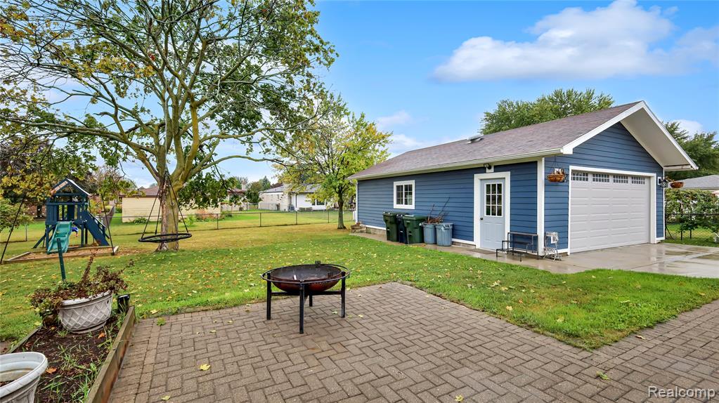40444 Harmon Drive, Sterling Heights, MI 48310 — Photo 20