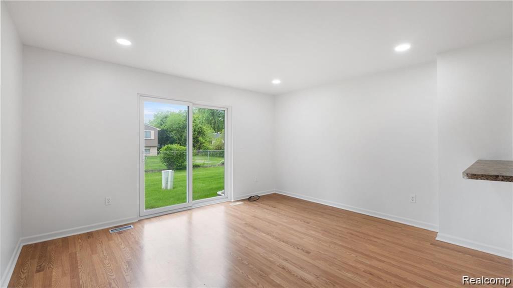 8336 Hickory Drive, Sterling Heights, MI 48312 — Photo 6