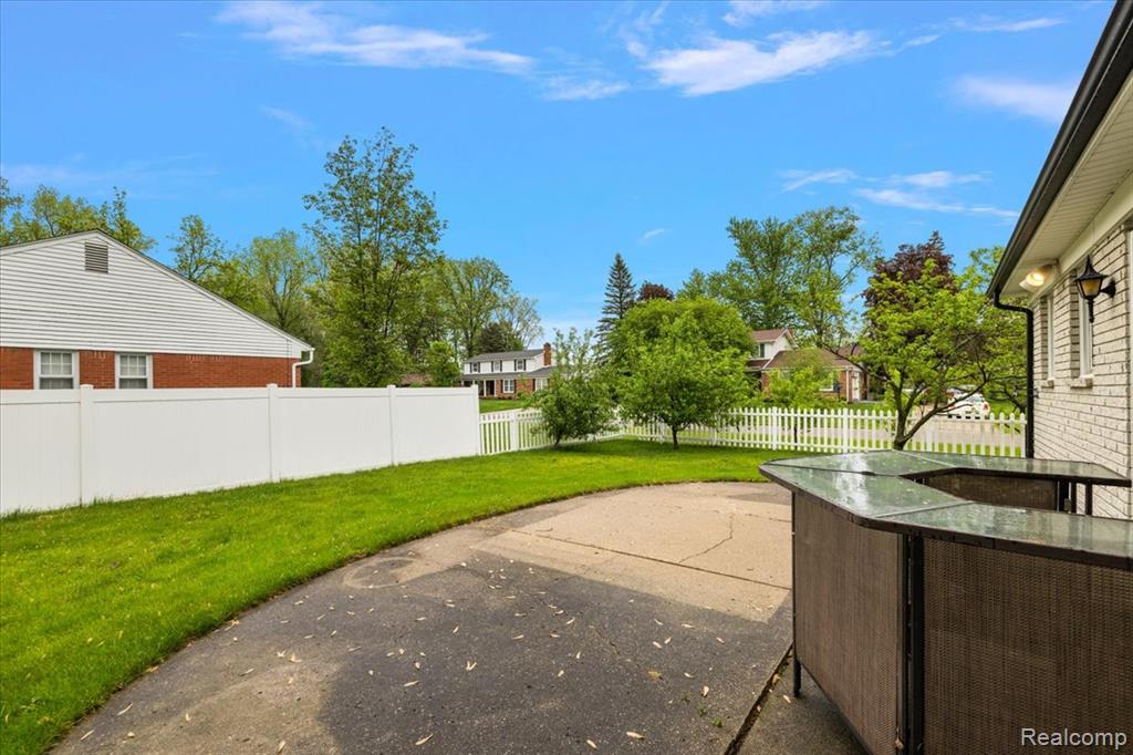 8785 Annsbury Drive, Shelby Twp, MI 48316 — Photo 68