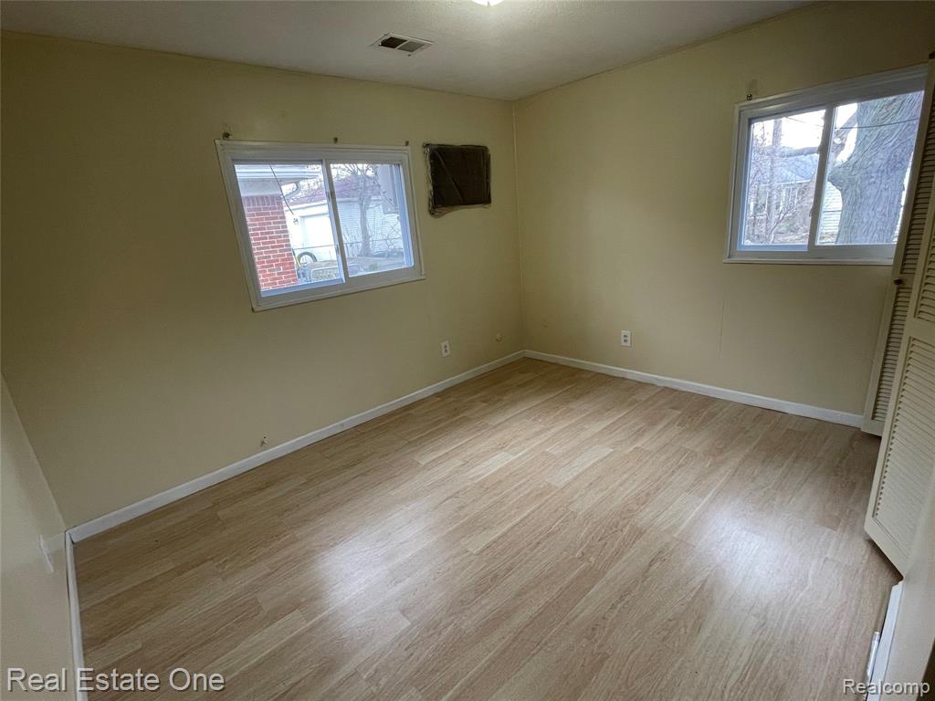 5710 BURGER Street, Dearborn Heights, MI 48127 — Photo 6