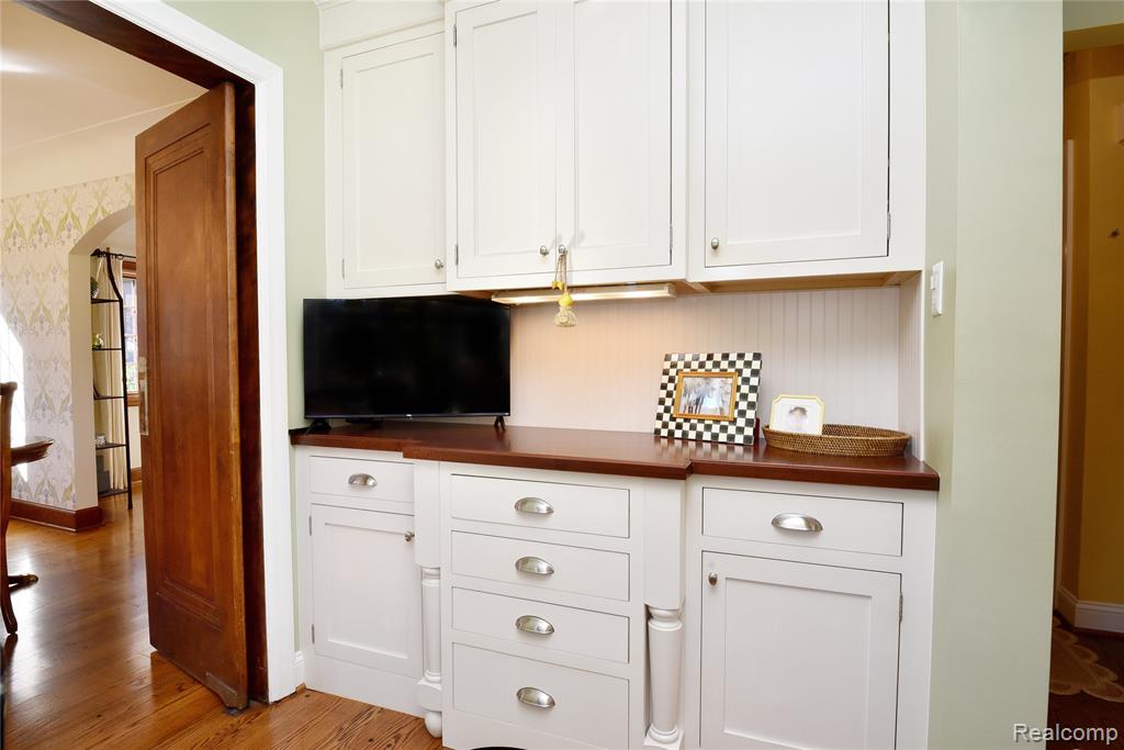 32470 Norchester Street, Beverly Hills, MI 48025 — Photo 12
