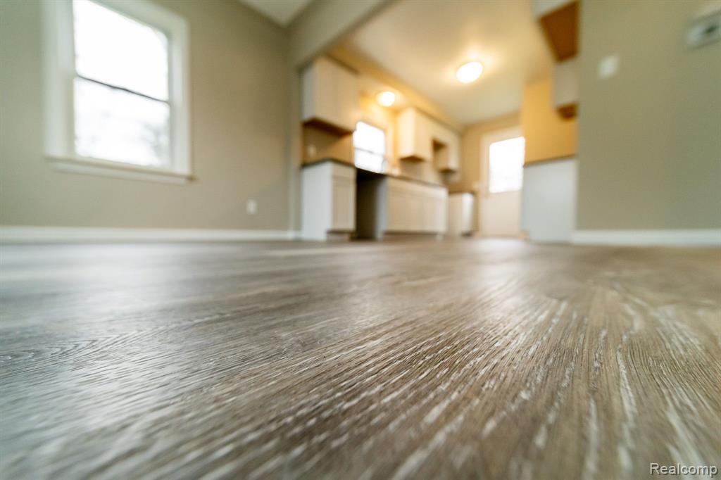 634 W HARWOOD Avenue, Madison Heights, MI 48071 — Photo 19