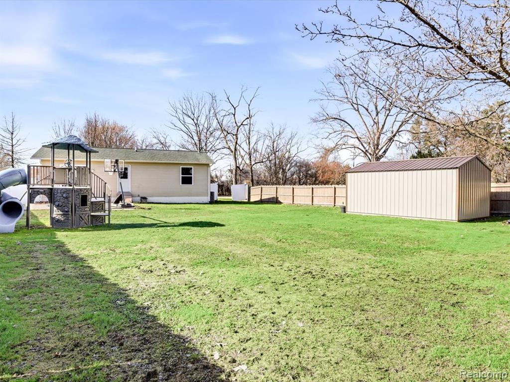 600 Applegate Drive, Marysville, MI 48040 — Photo 25