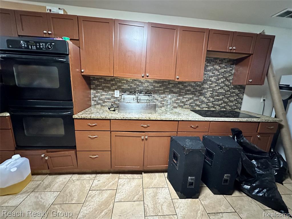 21562 Schoolcraft, Detroit, MI 48223 — Photo 25