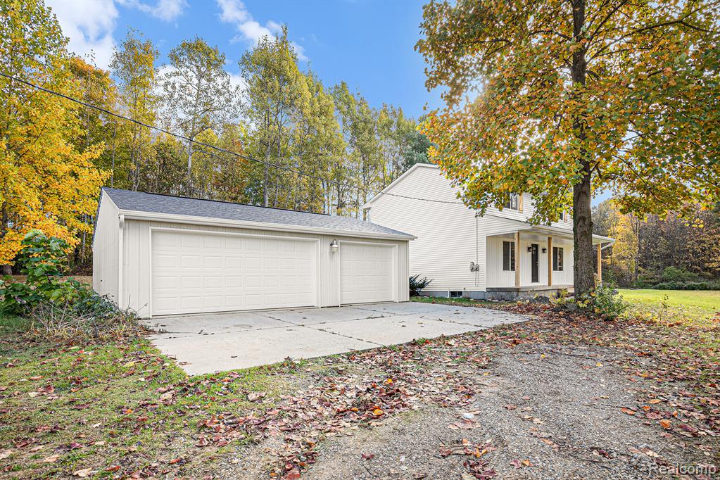 6280 Kim Court, Otter Lake, MI 48464 — Photo 24