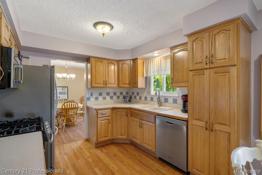 8978 Sussex Street, White Lake, MI — Photo 10